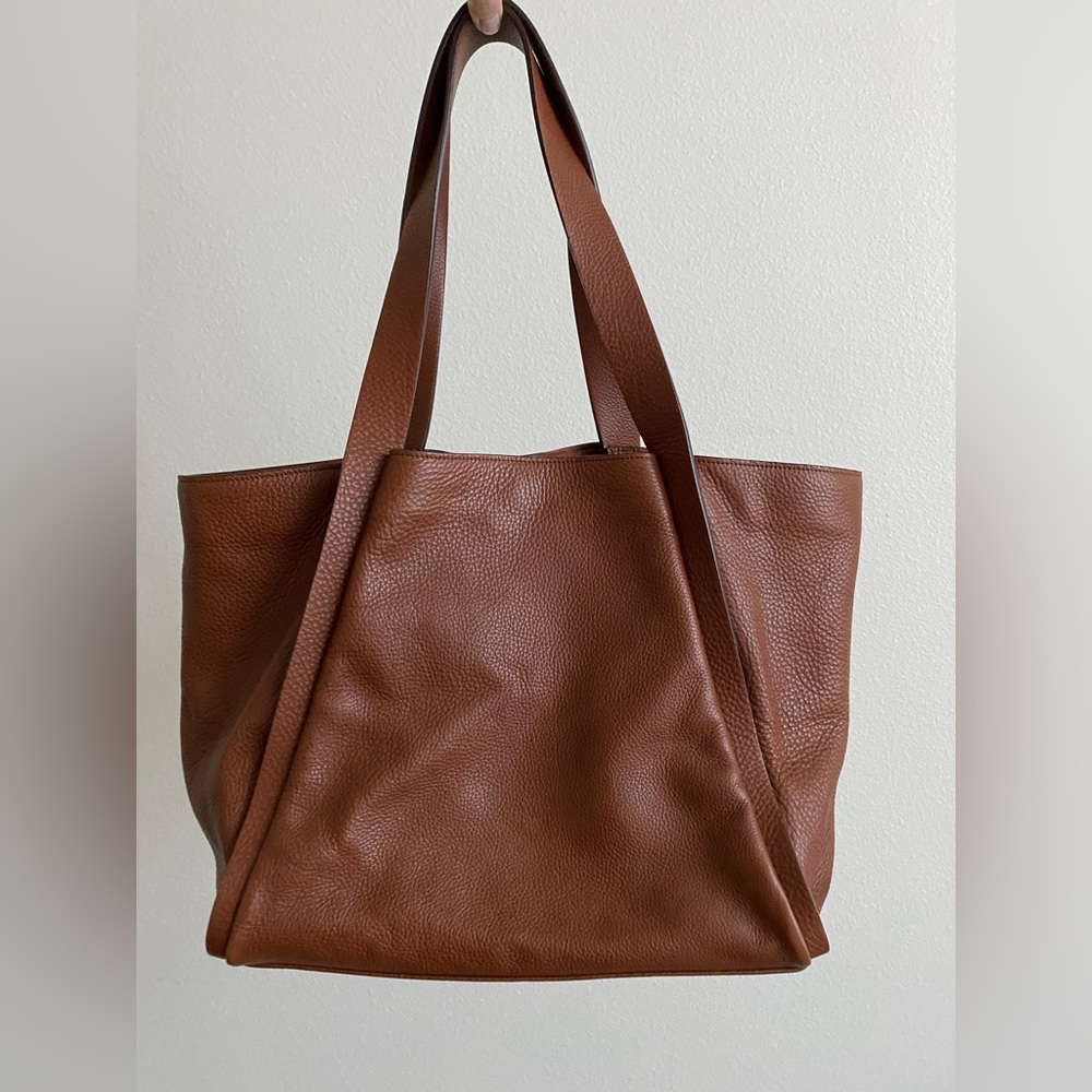 ✨ SOLD ✨ Akris leather Alex bag